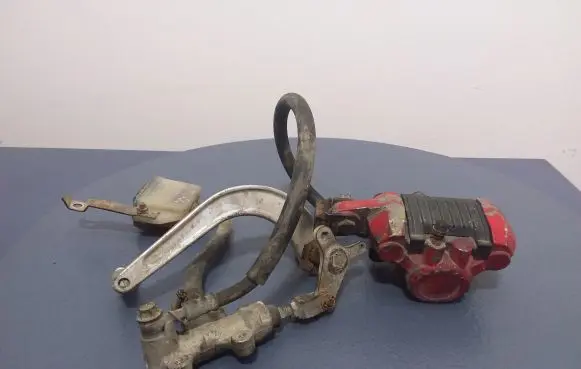 Suzuki Swift Cultus Rear brake caliper