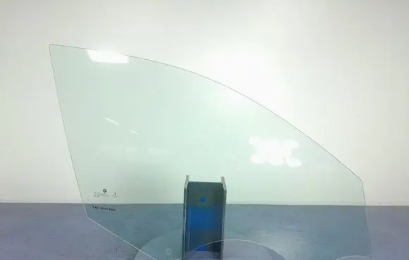 Alpine B3 B4 B5 B6 E90 E91 E92 E93 Front door window glass four-door