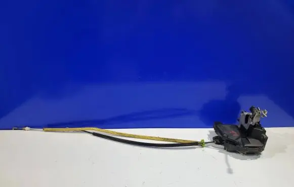 Audi A6 S6 C5 4B Rear door lock 4B0839016G