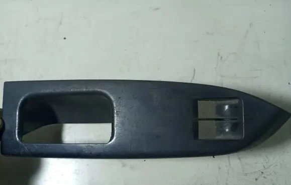 Volkswagen Touran I Front door window switch trim 1T1867371E