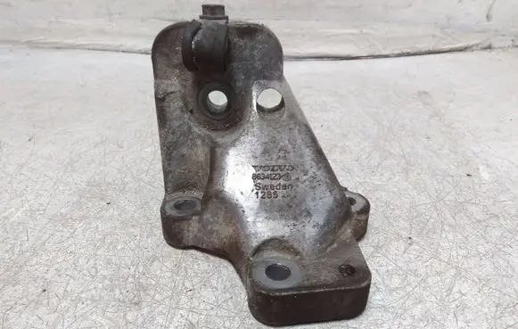 Volvo S60 Engine mounting bracket 86634123 1285