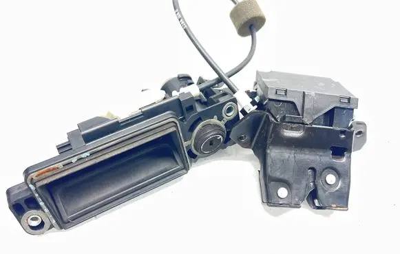 Loading door lock