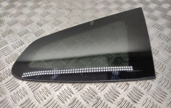 Nissan Qashqai+2 Rear side window