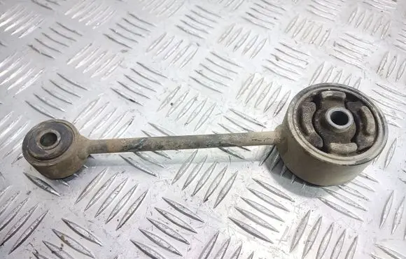 Subaru Forester SF Engine mount bracket