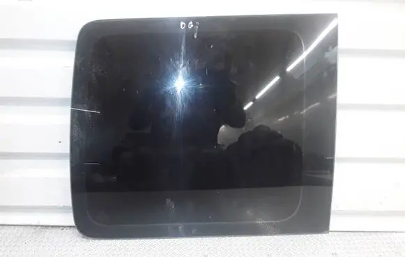 Volkswagen Caddy Rear side window 