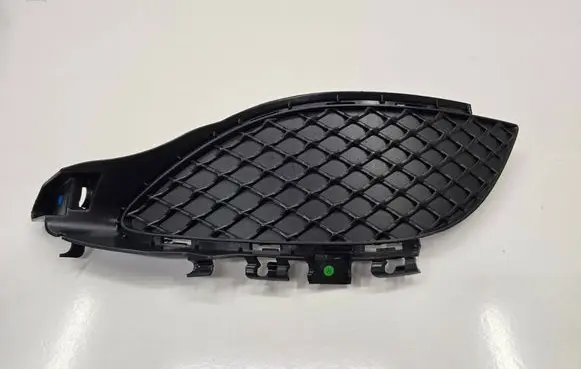 Mercedes-Benz A W176 Front bumper lower grill A1768850422