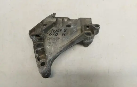 Volkswagen Golf VIII Engine mount bracket 05L199207