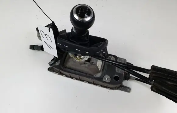 Audi Q3 8U Gear shifter/selector 1K0711091A 5N0711049T