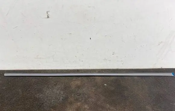 Volkswagen Caddy Front door trim (molding) 6U0853515D