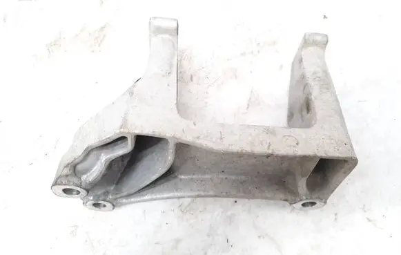Citroen C5 Gearbox mounting bracket 9685336180