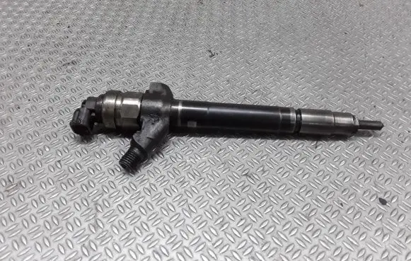 Fuel injector