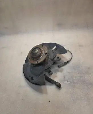 BMW 7 E38 Front wheel hub
