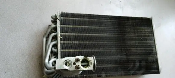 Air conditioning (A/C) radiator (interior)