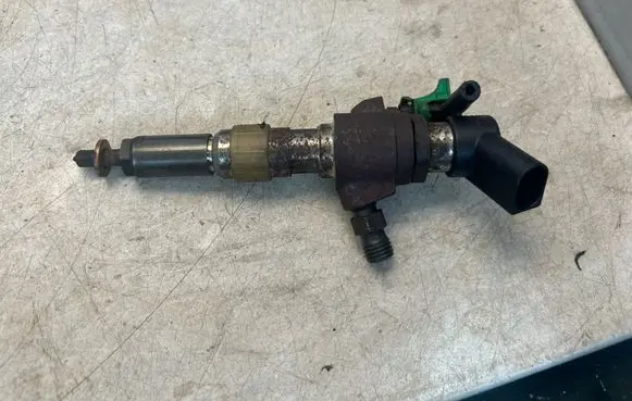 Ford Focus Fuel injector 9674973080