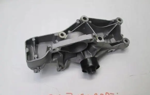 Renault Master III Generator/alternator bracket 