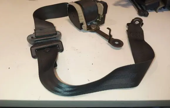 Renault Clio II Front seatbelt 33019515 068564G 068564