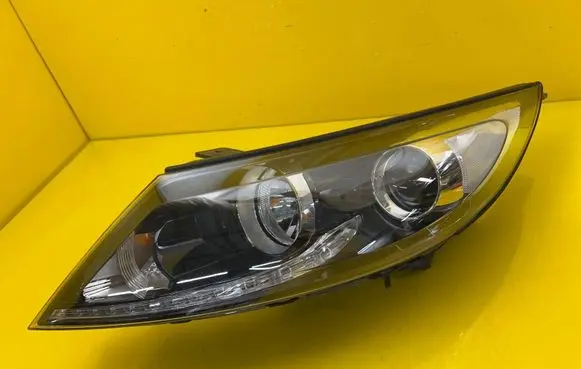 KIA Sportage Headlight/headlamp 92101-3U290