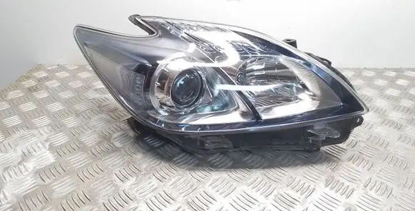 Toyota Prius (XW30) Headlight/headlamp