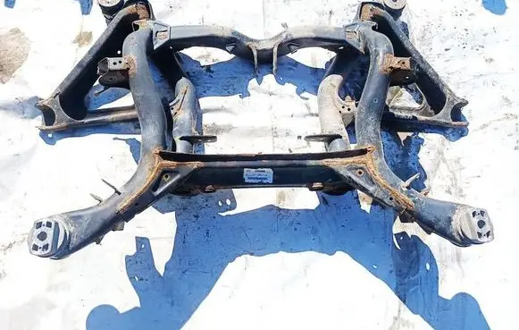 Audi Q7 4L Front subframe 7L0500041