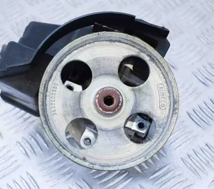 Peugeot 206 Power steering pump 9638364580