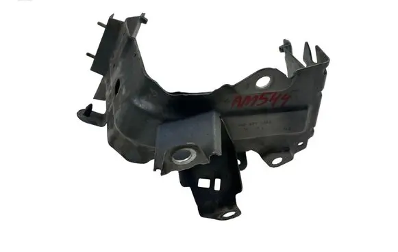 Audi Q7 4M Fender mounting bracket 4M0821138B