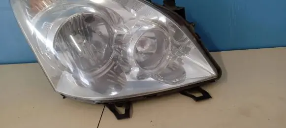 Toyota Verso Headlight/headlamp