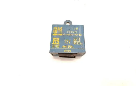 Opel Zafira A Tow bar relay 09121634 321102 E1021216