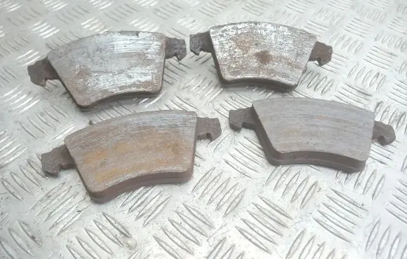 Volkswagen Transporter - Caravelle T5 Brake pads (front) 