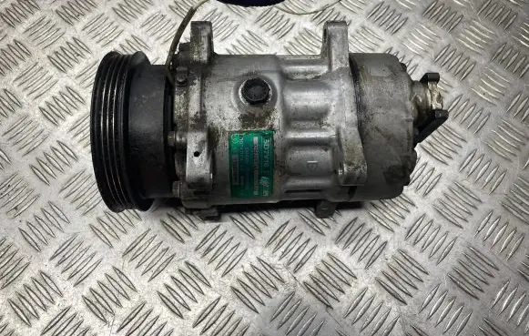 Renault Megane II Air conditioning (A/C) compressor (pump) 7700272987 3256005744 SD7V16