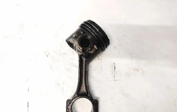 Citroen C3 Picasso Piston with connecting rod