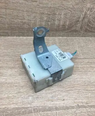 Toyota Avensis T250 Door control unit/module 8974105070 736680A LHD