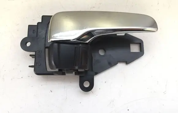 Mitsubishi Outlander Front door interior handle MN105360