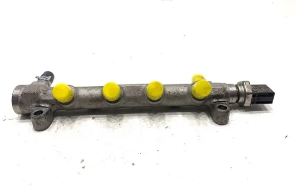 Skoda Octavia Mk4 Fuel main line pipe 04L125