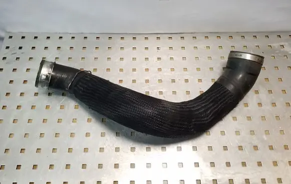 Chrysler 300 - 300C Intercooler hose/pipe 04861689AB