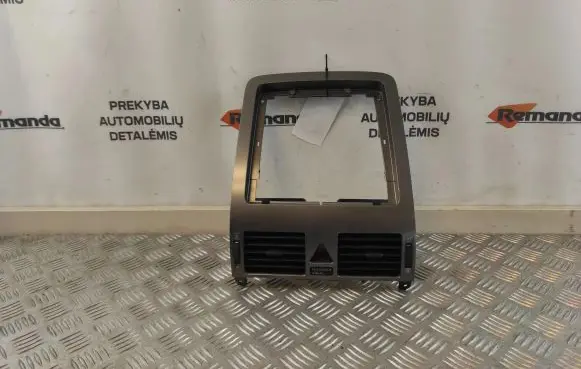 Volkswagen Touran I Dash center air vent grill 251030347 1T1819728