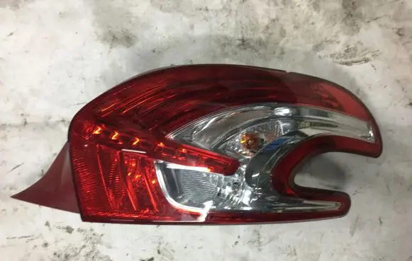Peugeot 208 Rear/tail lights 9672628380