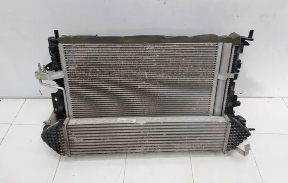 Ford Escape II Radiator set 