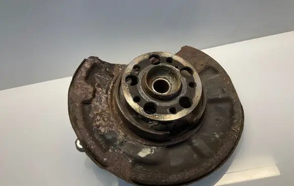 Mercedes-Benz E W211 Rear wheel hub A2113508308 2113508308