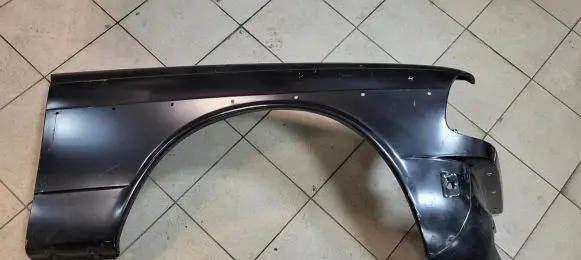 Mercedes-Benz 200 300 W123 Fender 1238800618