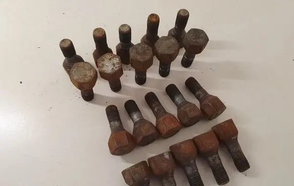Nuts/bolts