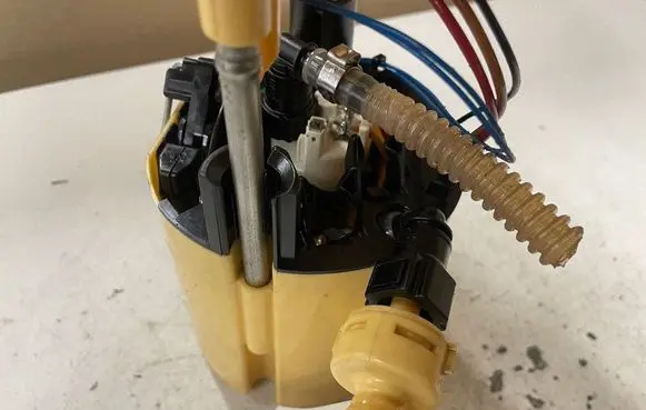 BMW 3 E90 E91 In-tank fuel pump A2C53215722 7190943 36040901