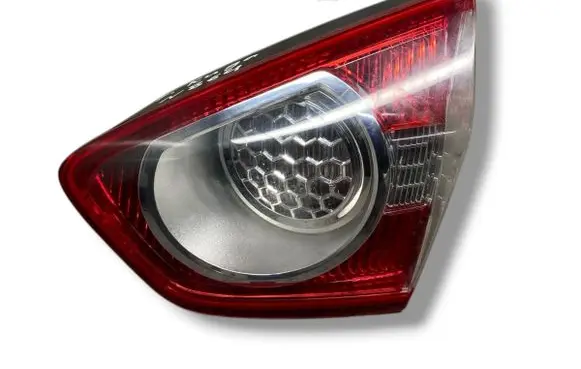 Tailgate rear/tail lights