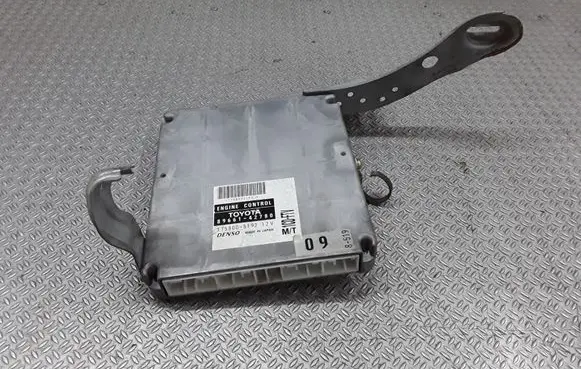 Toyota RAV 4 (XA20) Engine control unit/module 8966142780