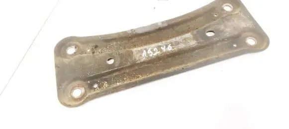Volvo S80 Engine mounting bracket