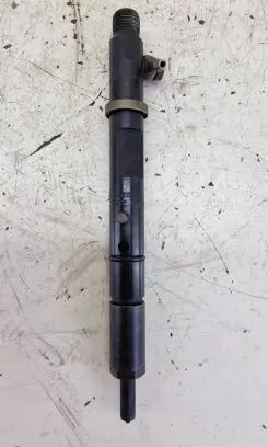 Audi A6 S6 C5 4B Fuel injector 059130201G