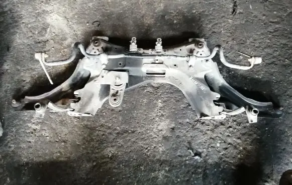 Renault Megane II Front subframe