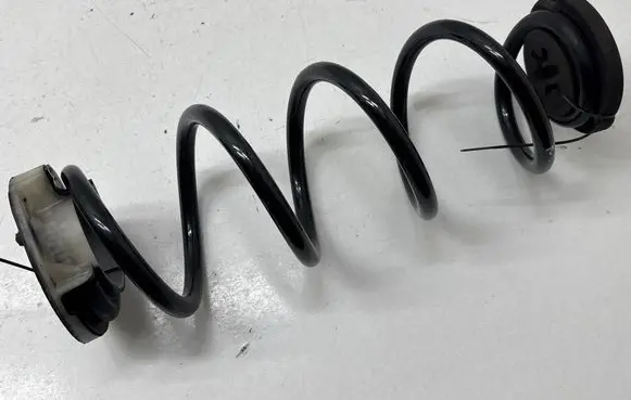 Nissan Rogue Rear coil spring 