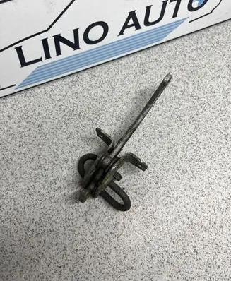 BMW 7 E32 Rear door check strap stopper 1938876