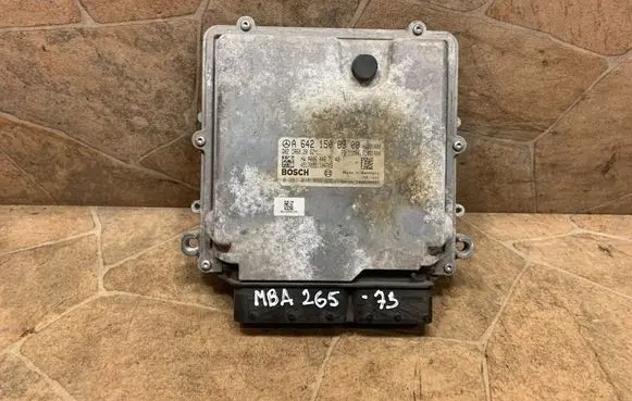 Mercedes-Benz E W212 Engine control unit/module A6421508900