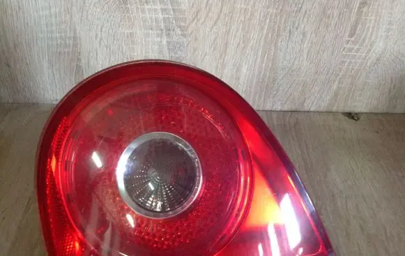 Volkswagen Golf V Tailgate rear/tail lights 1K6945094F